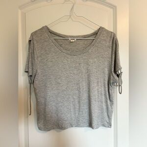 Garage open shoulder tie Gray Women's short sleeve T shirt